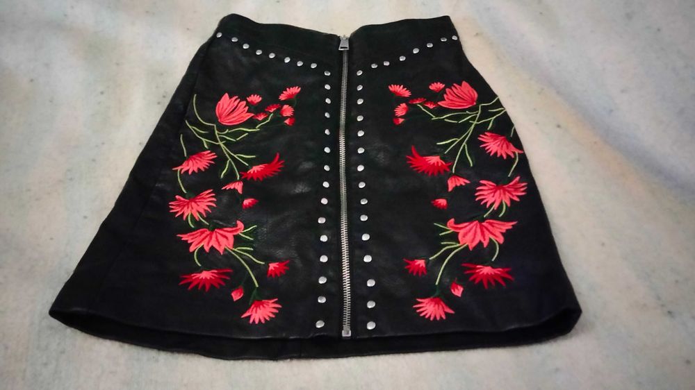 Roupa de mulher e criança