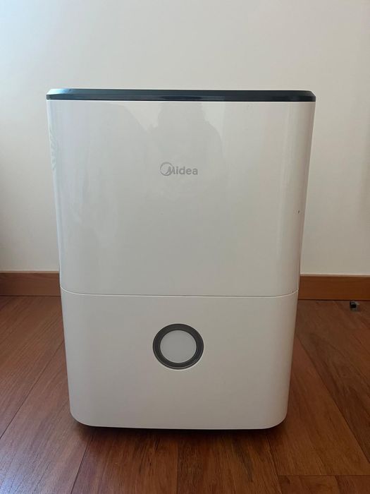 Silent Dehumidifier - Midea 20L