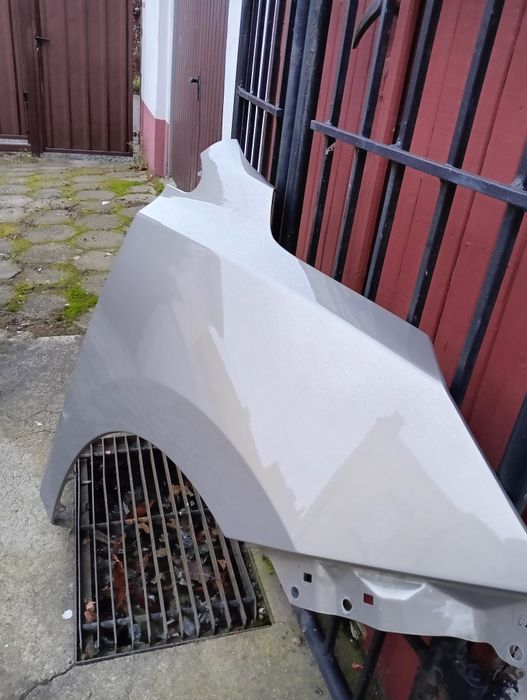 Błotnik prawy przód Hyundai ix35 lakier A3