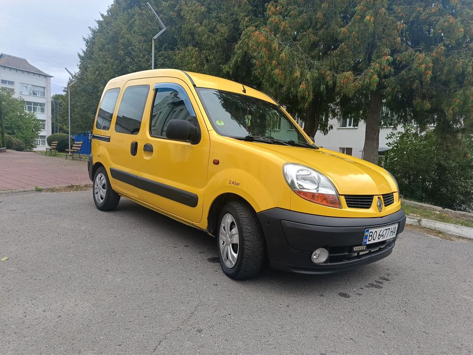 Рено Кенго мінівен пасажир