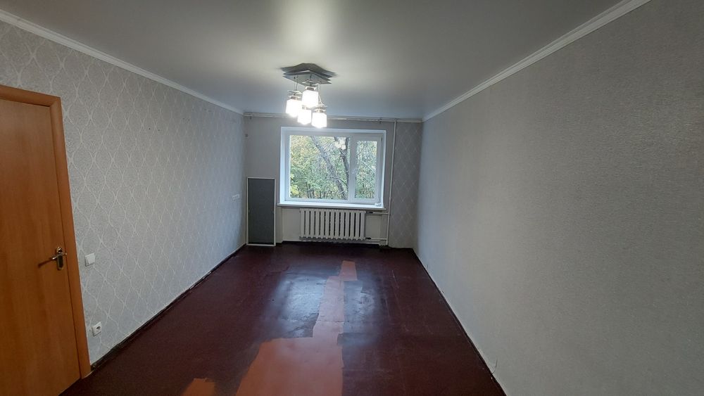 Гуртожиток 2 кімнати на  Молодіжному