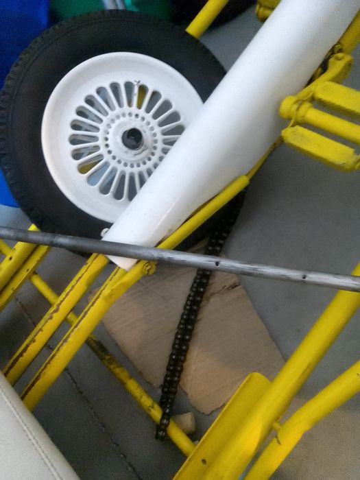 Carro antigo pedais