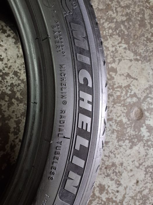 Penus 235/45r18 Michelin e primacy com 90% piso