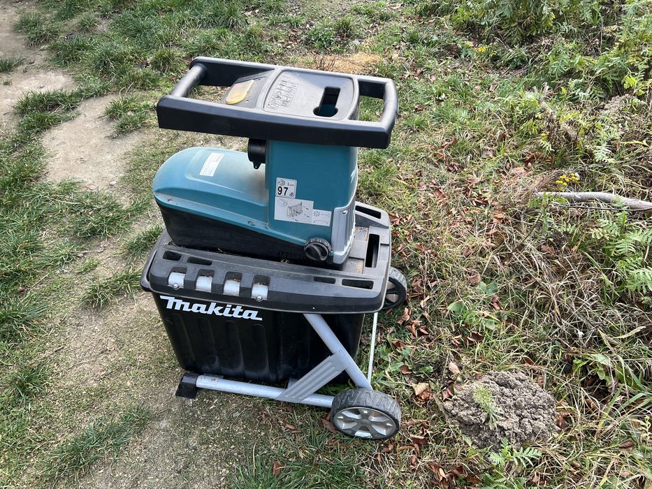 Makita rozdrabniacz do gałezi UD2500