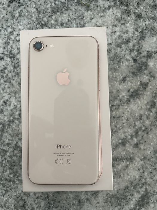 Iphone 8 pekniety ekran
