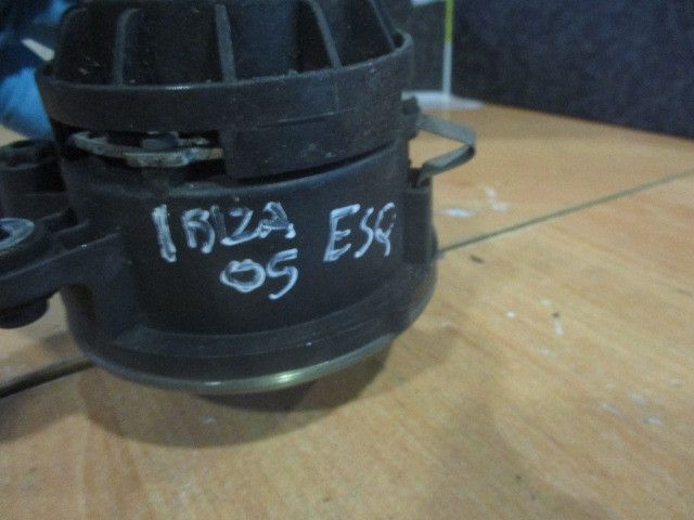 Farol nevoeiro frente esquerdo SEAT Ibiza III (6L1)