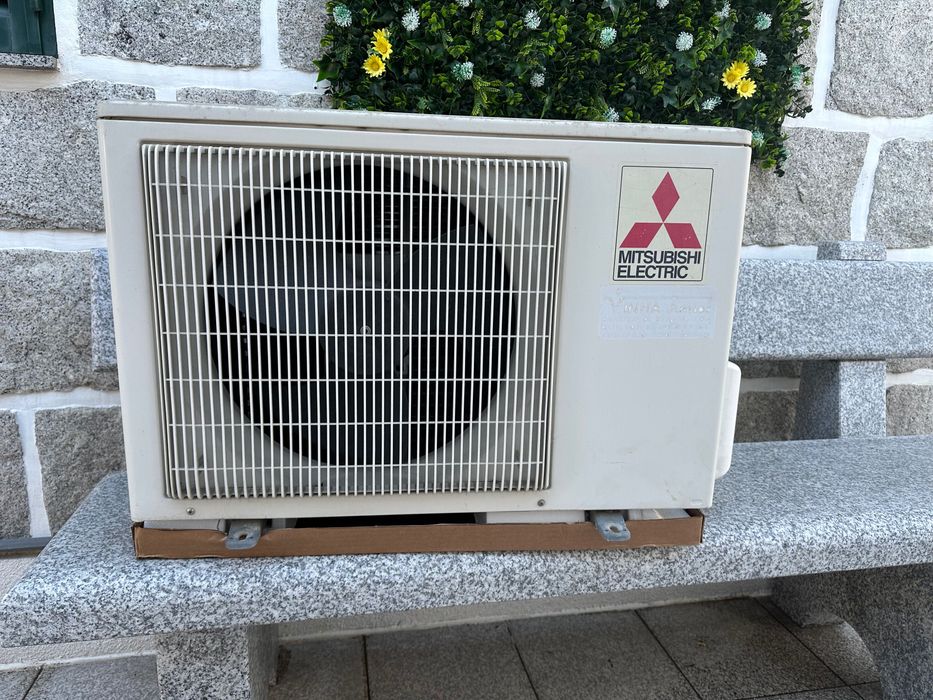 Ar condicionado Mitsubishi 12000 btu com avaria