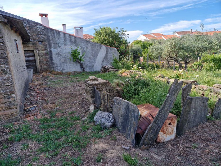 Casa com terreno nos maxiais