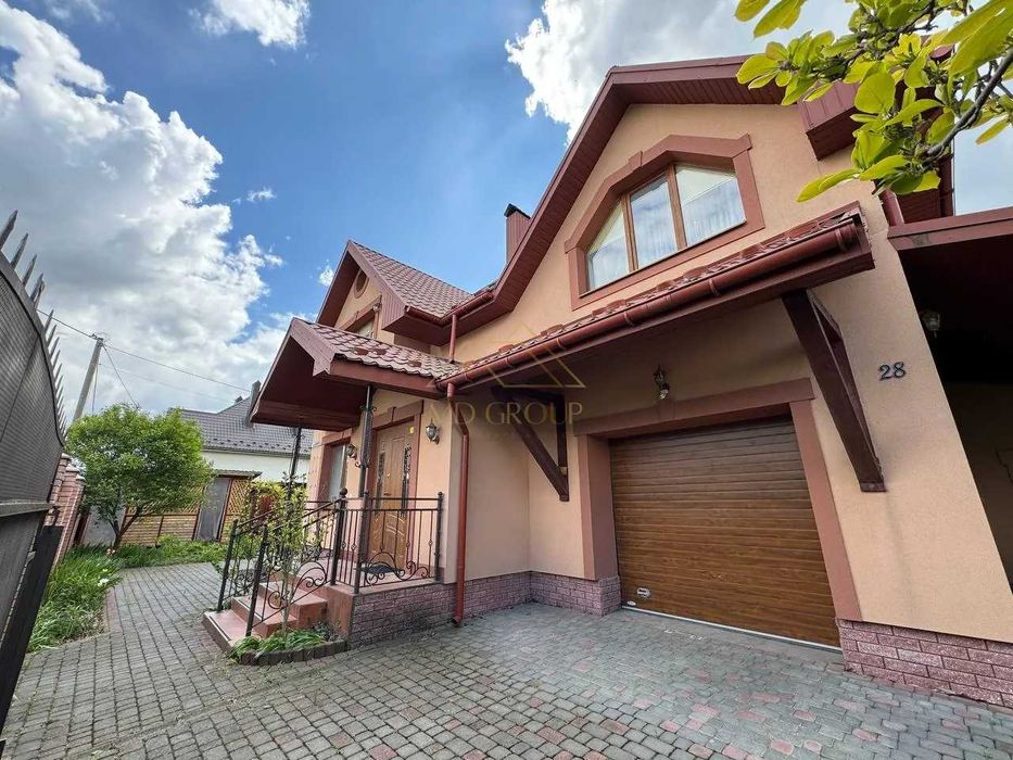 Продається великий будинок з ремонтом і сауною, в Драгомирчанах.