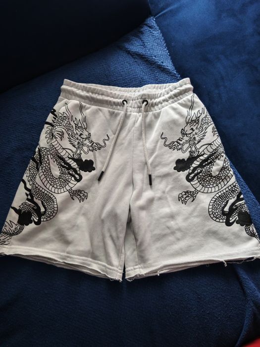 Cropp Szorty dresowe męskie z nadrukiem smoka rozmiar XS