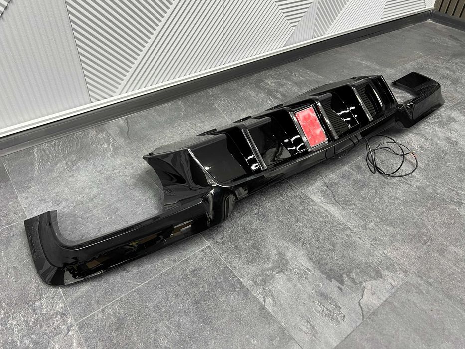 Диффузор бмв ф10 м5 с лед стопом Дифузор bmw f10 m5 m paket led юбка Накладка на бампер