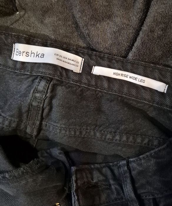 Czarne jeansy wide leg