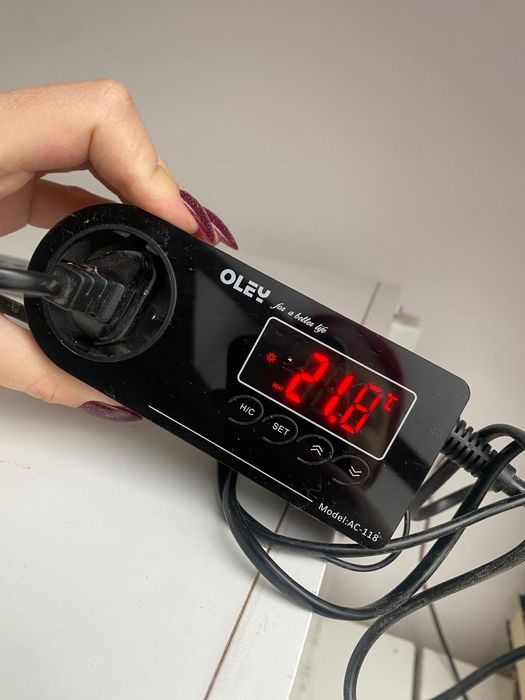 Terrarium  z wyposażeniem. 60/40/40 cm