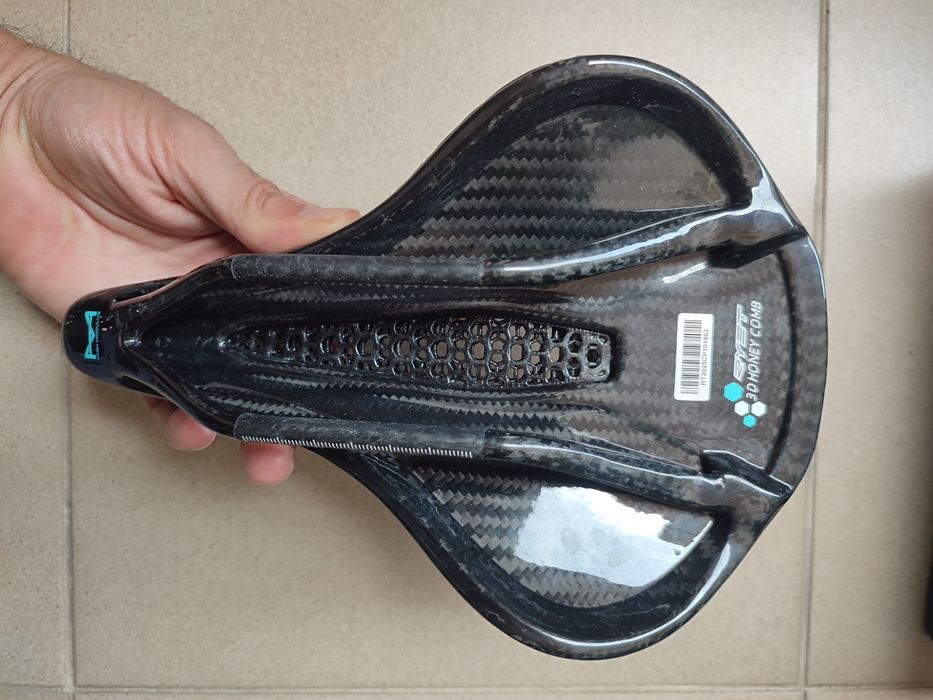 Selim Ryet RT06s em carbono impresso em 3D - Baixa de Preço