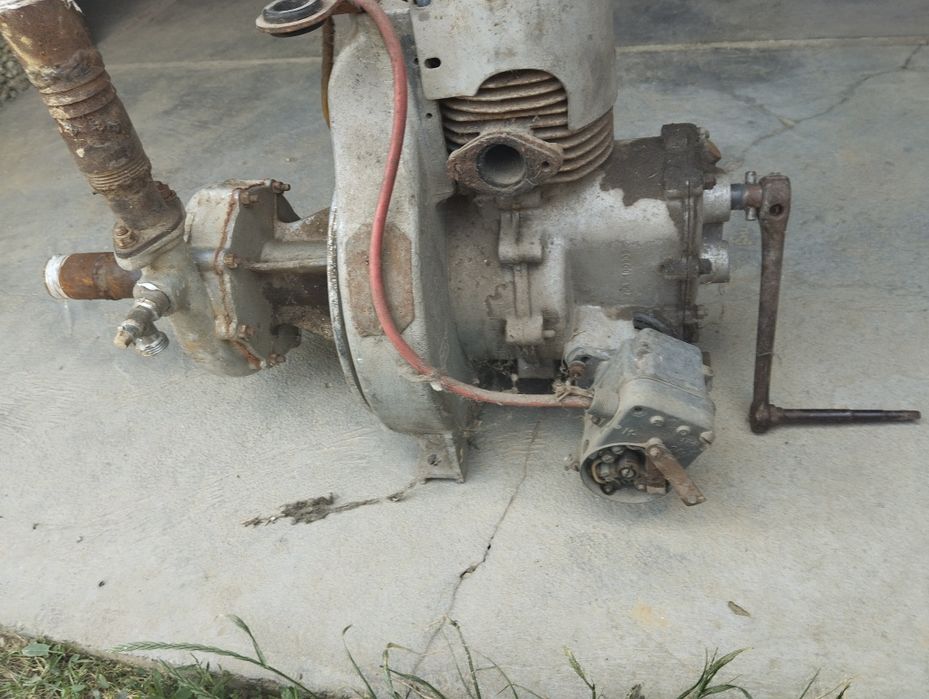 Продам мото помпу нема іскри