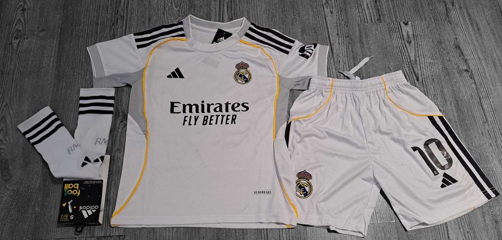 Strój Mbappe Real Madryt dziecięcy zestaw Komplet na sezon 25/26