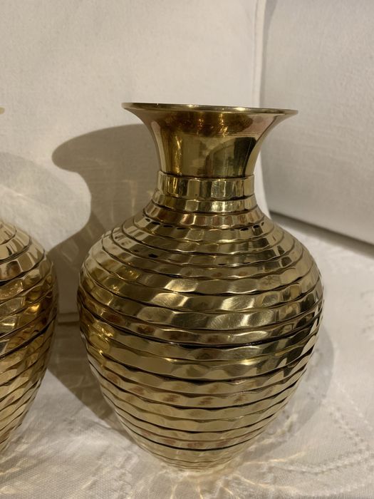2 jarras antigas douradas