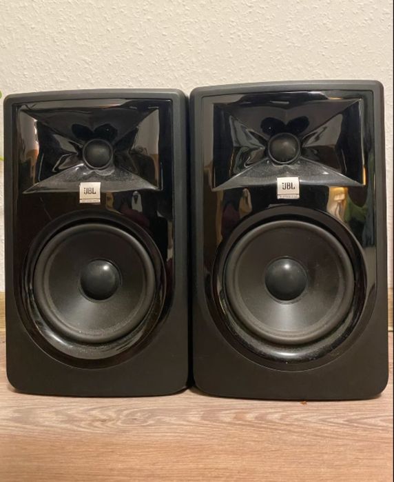 Monitory JBL 305