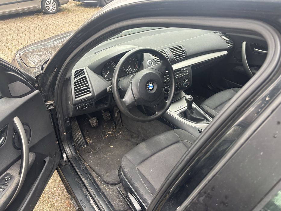Deska rozdzielcza kokpit BMW E87 04-06 przed lift