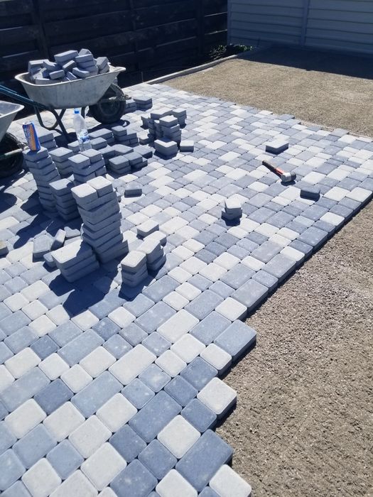 Укладка тротуарної плитки