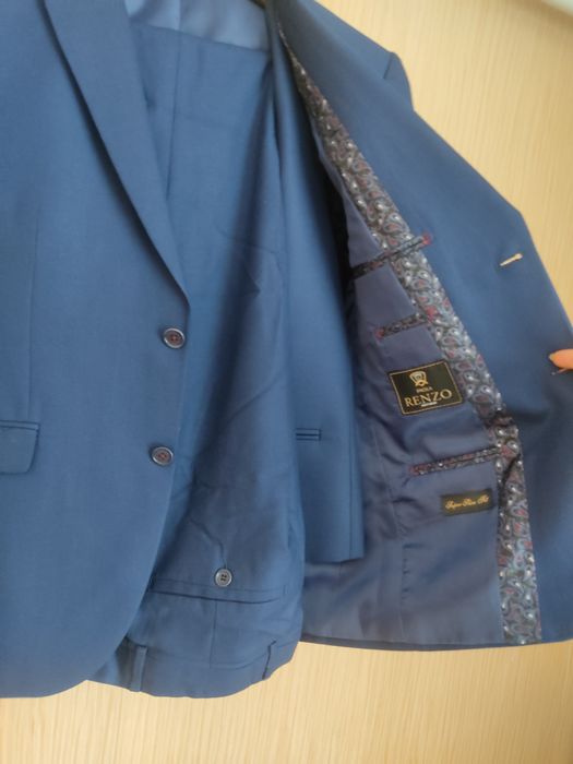 Продам чоловічий костюм