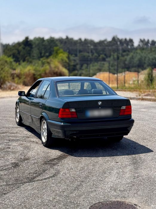 BMW E36 Sedan 30i
