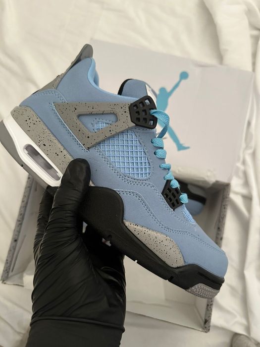 Jordan 4 University Blue 41 e 42
