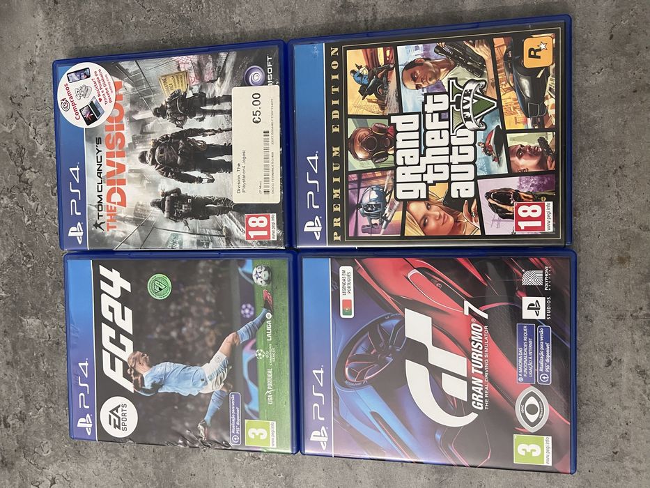 PS4 + 2 Comandos + 8 Jogos | GTA V | Gran Turismo 7 | God of War