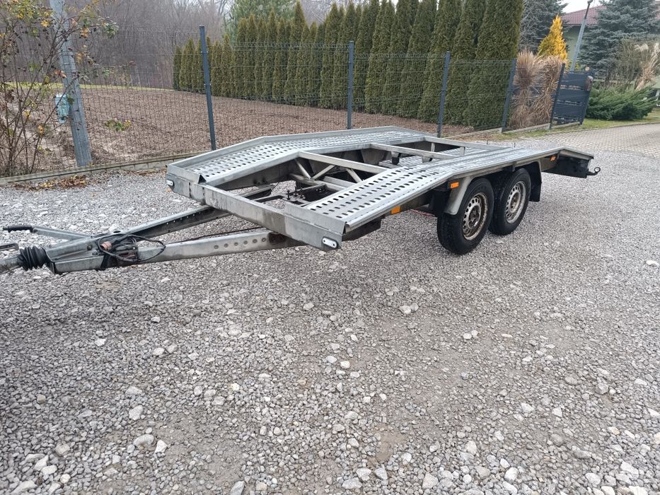 Przyczepa laweta do transportu samochodów Boro Adam Ledy  nowe hamulce