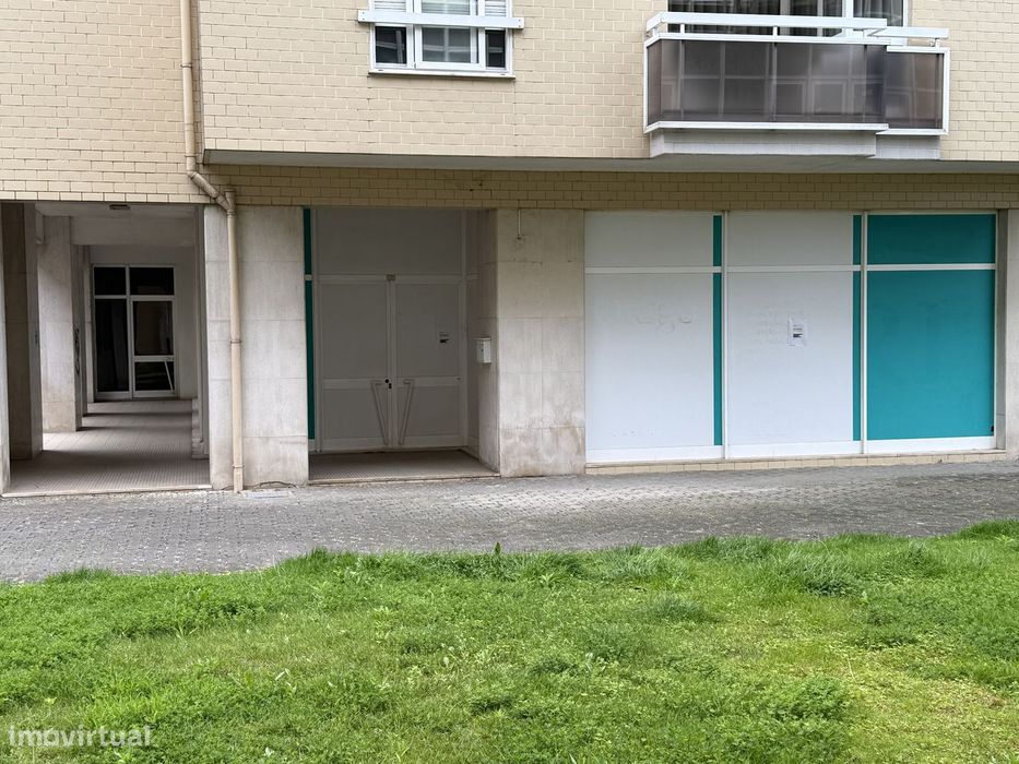 Imóvel comercial pronto a habitar em Santo Tirso