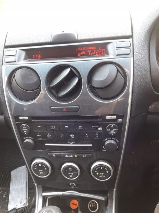 Mazda 02-08 Radioodtwarzacz radio lift