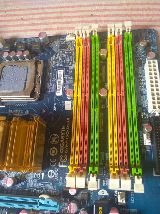 Матeринская плата 775