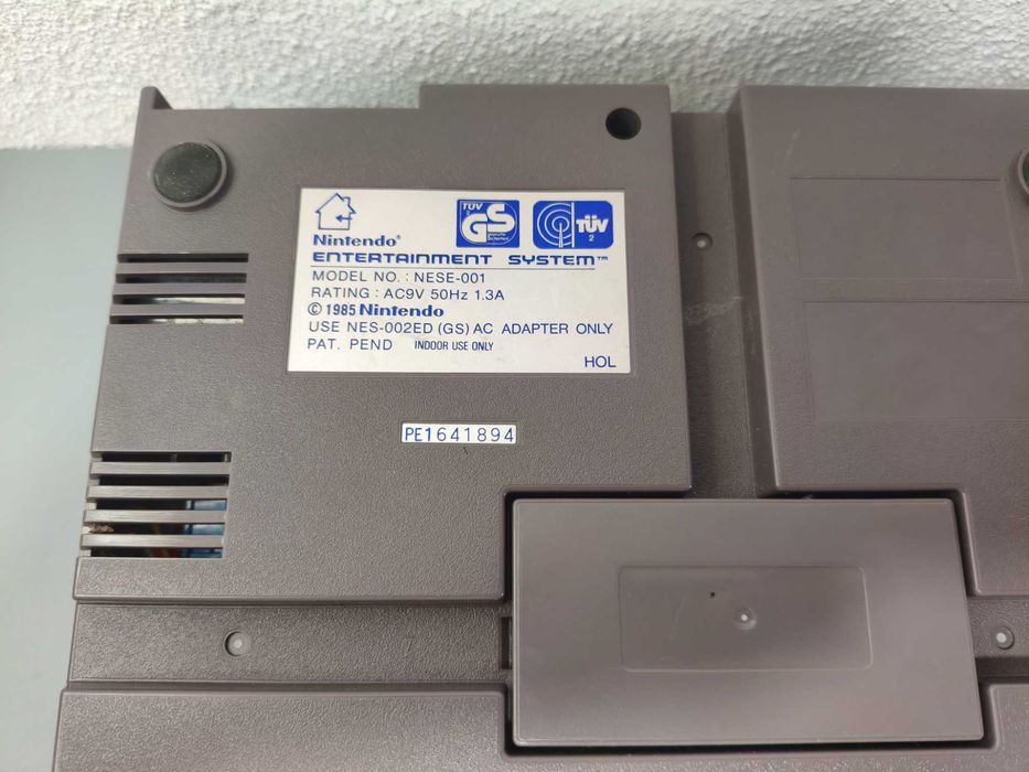 Nintendo (NES) + Zapper & Mario Duckhunt