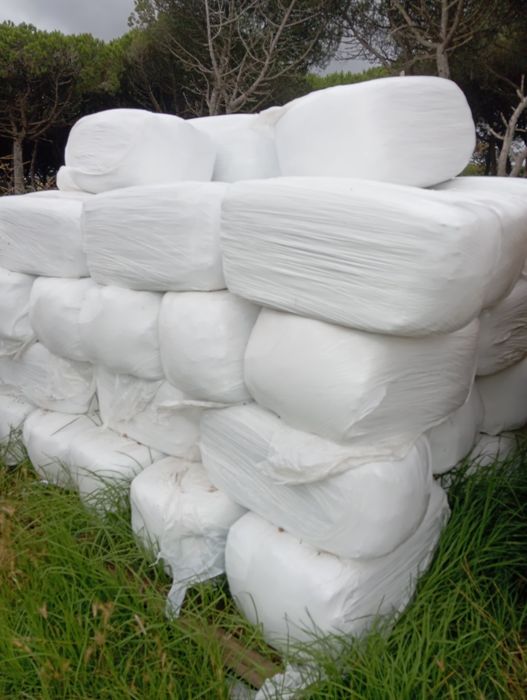 Plastificadora de fardos pequenos