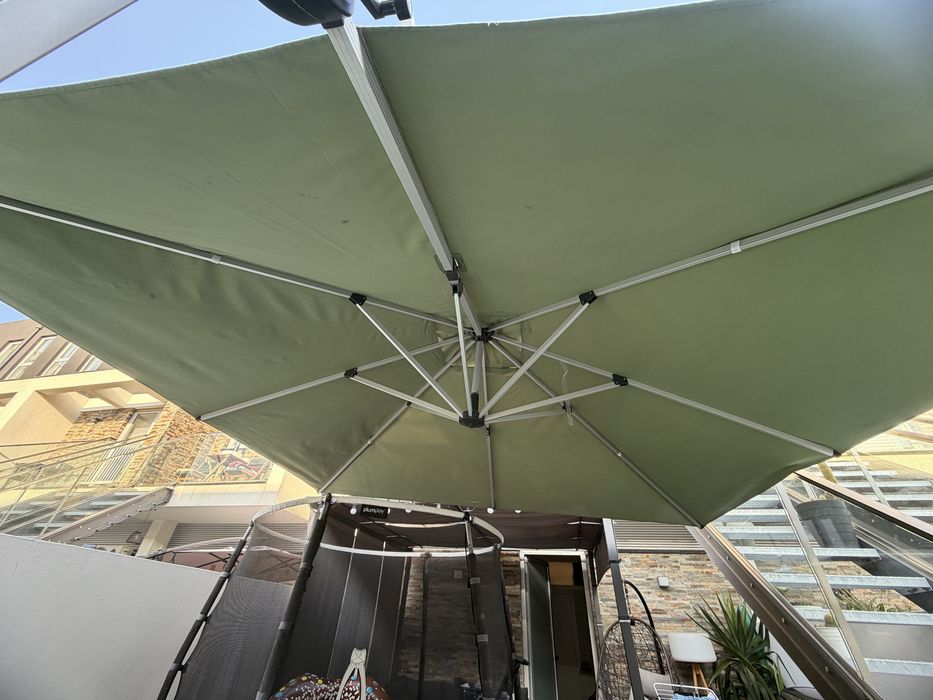 Guarda Sol 3mx3m com base giratoria e 4contrapesos