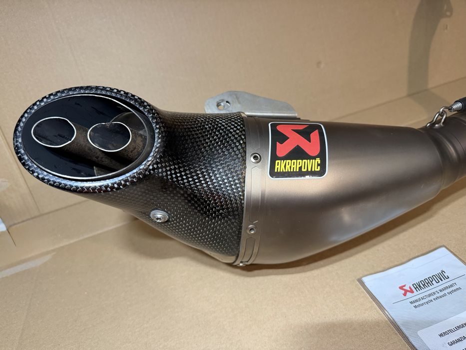 Akrapovik MT 07 / TRACER 7