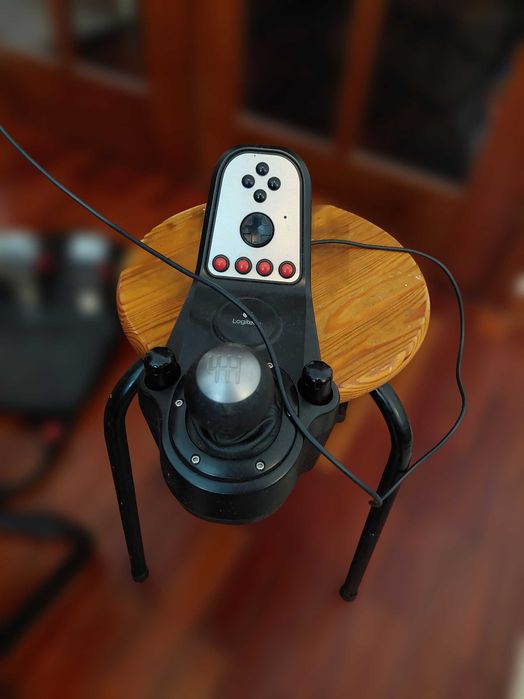 Logitech G27 + Playseat Challenge