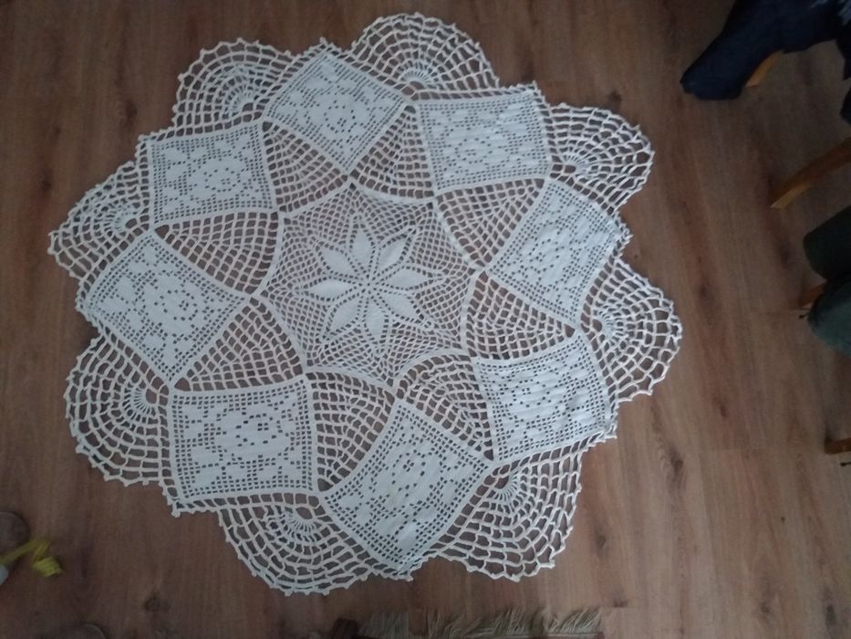 Toalha de mesa redonda em renda