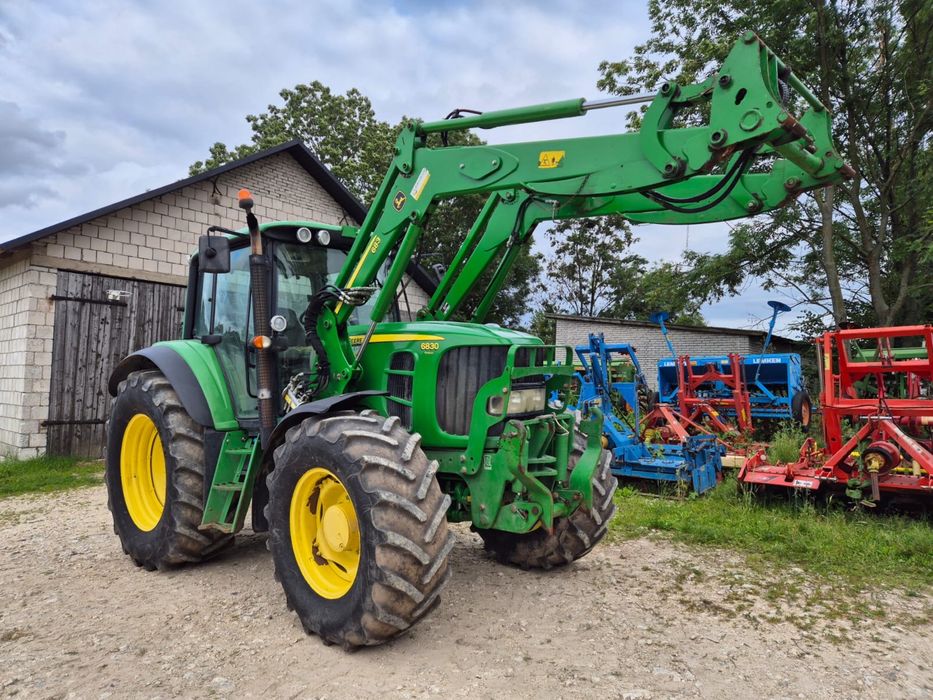 Ładowacz John deere 683 komplet z adaptacja
