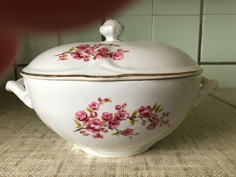 Супница (столовый прибор)