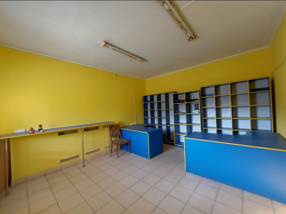 Комерційне Приміщення на Закритій Території 7 соток