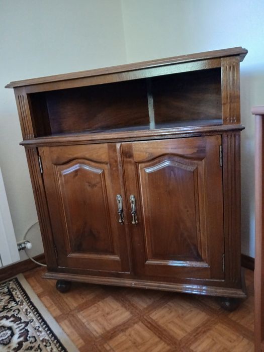 Mesa de TV em madeira