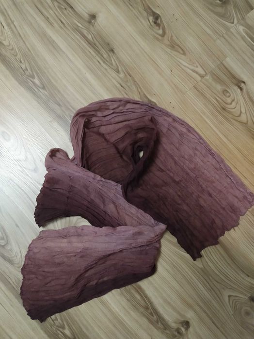 Szal w odcieniach bordo