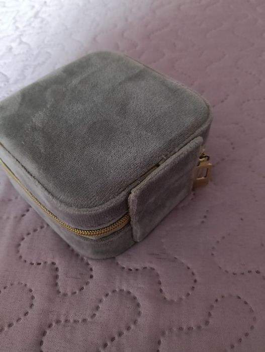 Guarda jóias  em veludo