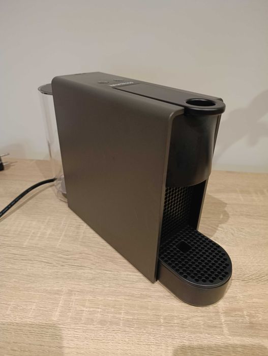 Máquina café Nespresso Essenza Mini