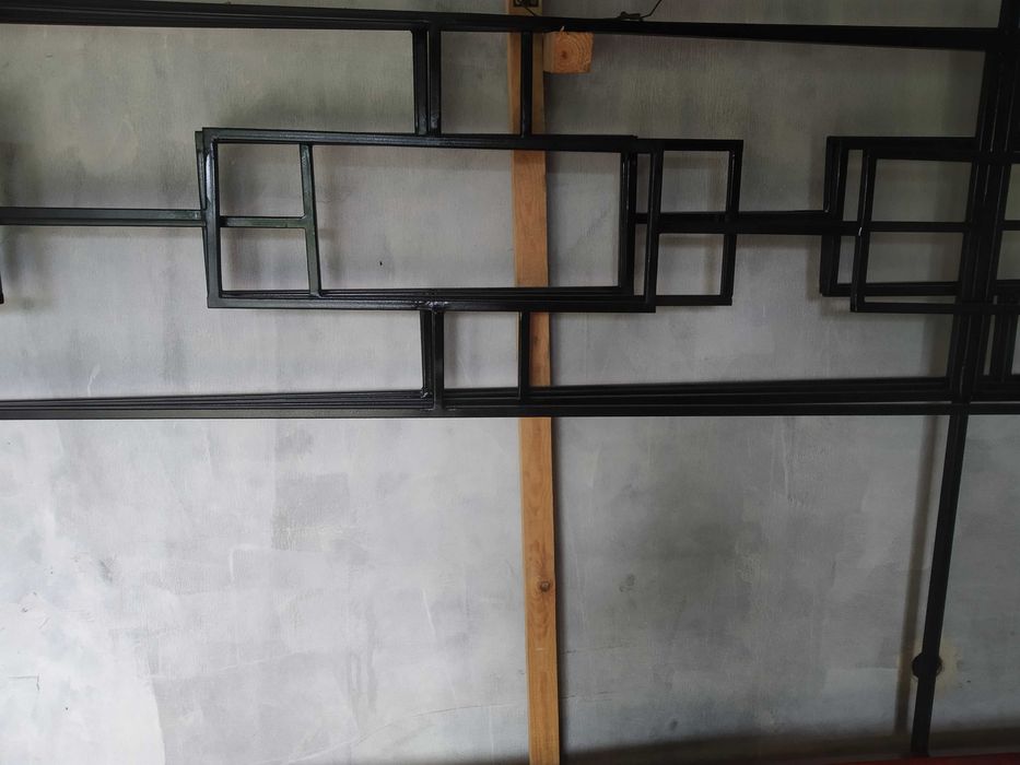 Огорожа на цвинтар розміром 3 на 3 метри