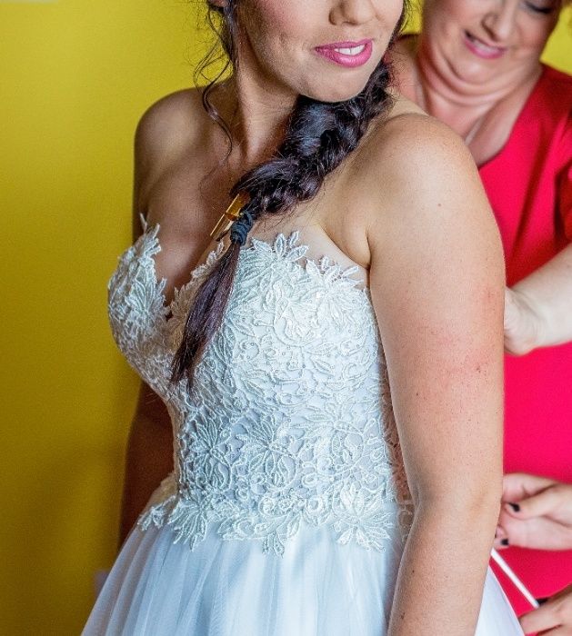 Suknia Ślubna w kolorze Ecru