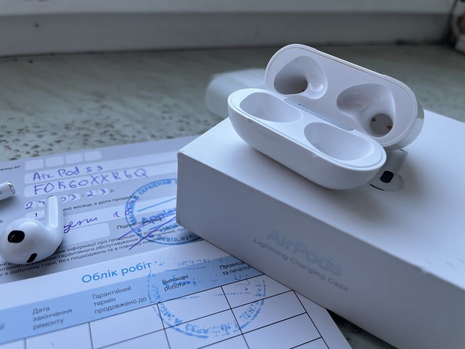 Apple AirPods 3 gen Lighting MPNY3 оригінал - стан нових