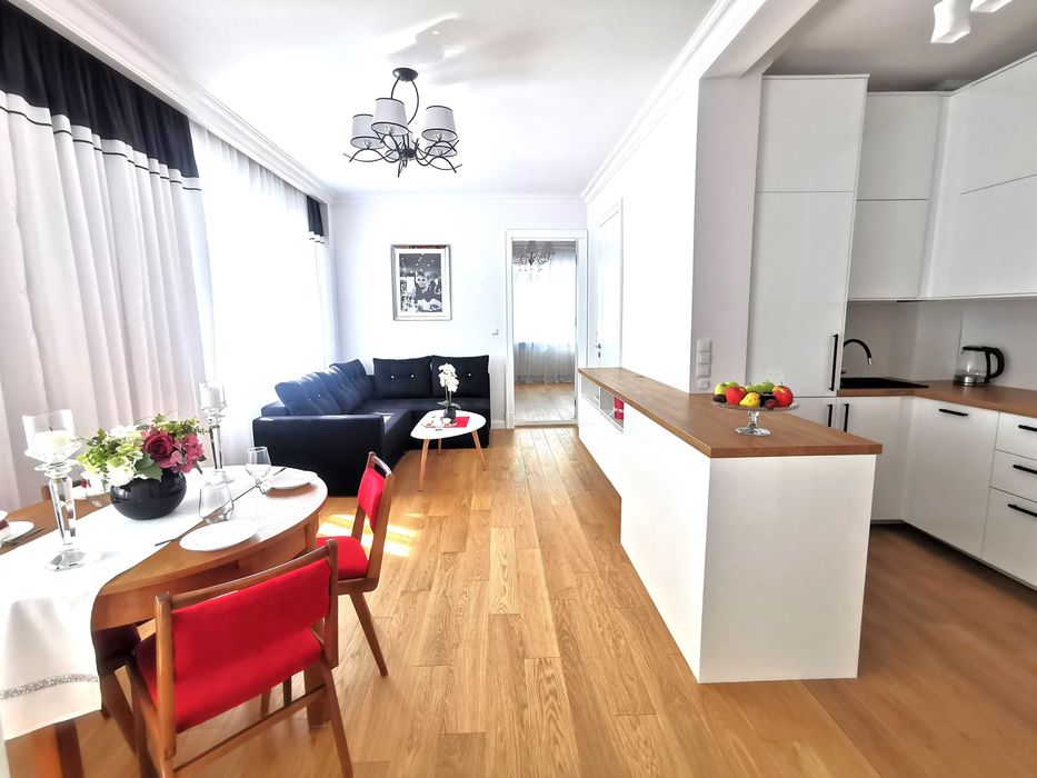 Luksusowy apartament/ 68 m2/ 3 pokoje/ Ochota blisko Centrum/ Klimatyczna kamienica/ Prestiż i komfort dla kadry zarządzającej/ Atrakcje w okolicy