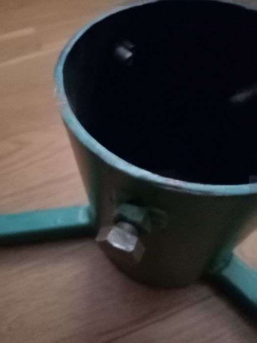 Подставка тренога для большой  ёлки металлическая